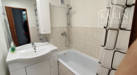 NA PRENÁJOM: Veľký 2izbový byt s balkónom, Nové Zámky sídlisko Nábrežná