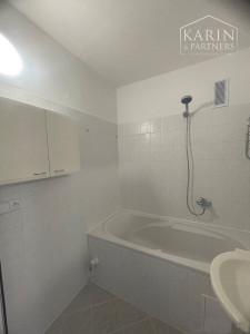 NA PRENÁJOM: Veľký 2 izbový byt s dvoma balkónmi, N.Zámky