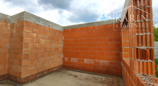 Rodinný dom rozostavaný, len 7km od Nových Zámkov