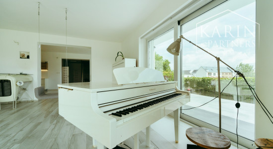 Moderný a priestranný 5 izbový zrekonštruovaný rodinný dom s veľkým pozemkom v Bratislave