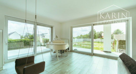 Moderný a priestranný 5 izbový zrekonštruovaný rodinný dom s veľkým pozemkom v Bratislave