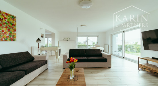 Moderný a priestranný 5 izbový zrekonštruovaný rodinný dom s veľkým pozemkom v Bratislave