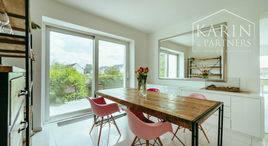 Moderný a priestranný 5 izbový zrekonštruovaný rodinný dom s veľkým pozemkom v Bratislave