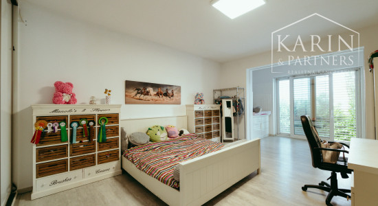 Moderný a priestranný 5 izbový zrekonštruovaný rodinný dom s veľkým pozemkom v Bratislave