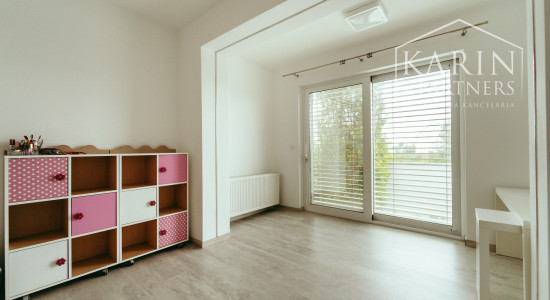 Moderný a priestranný 5 izbový zrekonštruovaný rodinný dom s veľkým pozemkom v Bratislave