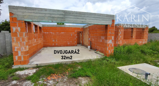 Rodinný dom rozostavaný, len 7km od Nových Zámkov