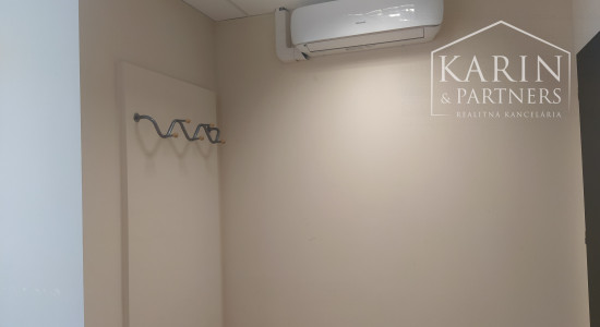 LEN: 13.-€/ m2/ mesiac! Prenájom klimatizovaná dvojkancelária s kuchynkou 33m2, Hattalova ul. BA III. Nové Mesto.