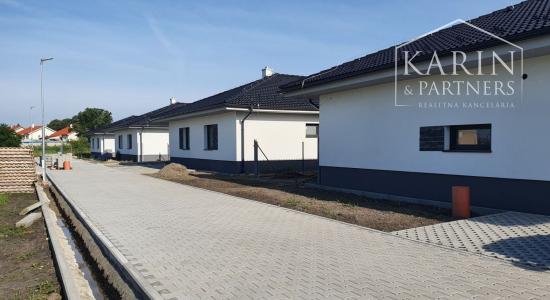 Predaj - Rodinný dom 4 izbový ,, Typ Bungalov " v obci Láb - okr. Malacky