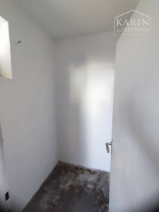 Znížená cena: Veľký poschodový rodinný dom s dvomi garážami, v oblúbenej pokojnej lukratívnej lokalite, Nové Zámky