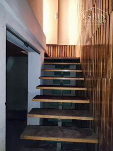 Znížená cena: Veľký poschodový rodinný dom s dvomi garážami, v oblúbenej pokojnej lukratívnej lokalite, Nové Zámky