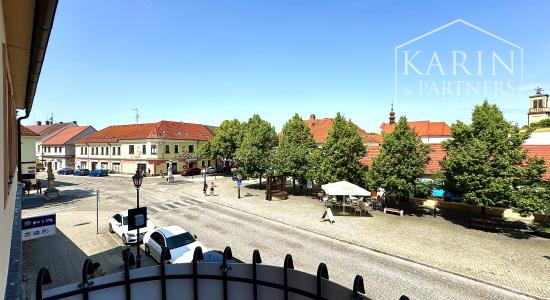 Kancelária s balkónom vo výbornej lokalite v centre, Skalica