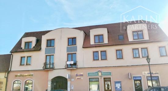 Kancelária s balkónom vo výbornej lokalite v centre, Skalica