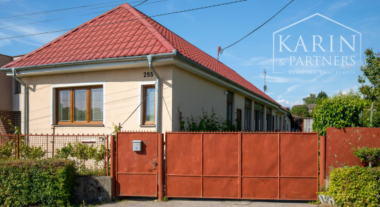 4-izbový dom so záhradou, vínnou pivnicou a ovocným sadom v obci Golianovo – ideálne miesto pre pokojný život blízko Nitry - PREDANÝ