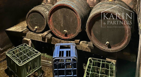 4-izbový dom so záhradou, vínnou pivnicou a ovocným sadom v obci Golianovo – ideálne miesto pre pokojný život blízko Nitry - PREDANÝ