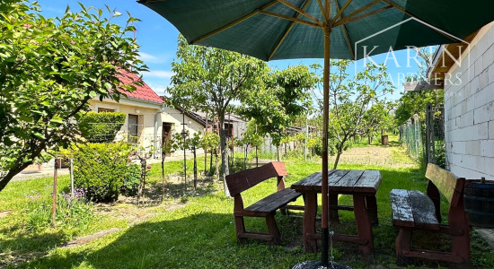 4-izbový dom so záhradou, vínnou pivnicou a ovocným sadom v obci Golianovo – ideálne miesto pre pokojný život blízko Nitry - PREDANÝ