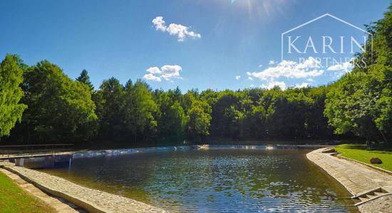 *** REZERVOVANÉ *** Chata v Harmónii pod lesom pozemok 4,7 á