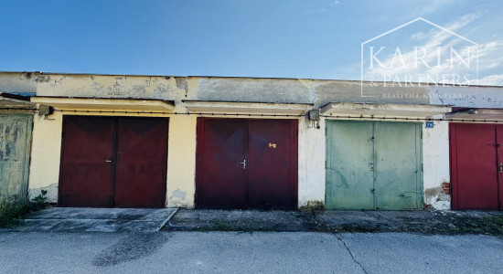 NA PREDAJ GARÁŽ – HOLÍČ, ULICA PRI ŠTADIÓNE