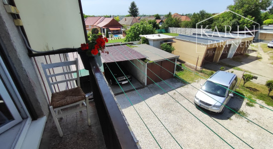 Rezervované: EXKLUZÍVNE iba U Nás: 3-izbový kompletne prerobený byt s balkónom, pozemkom a výbornou atmosférou v Tvrdošovciach