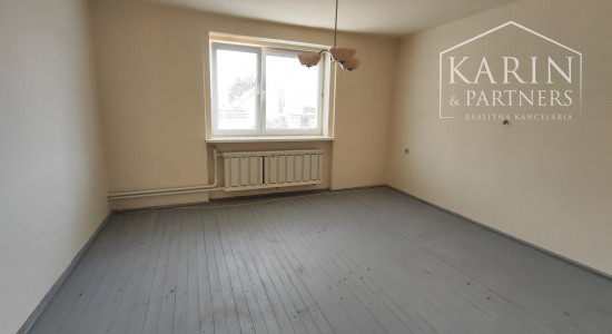 *TOP PONUKA:* Na predaj rodinný dom s garážou, zimnou záhradou, blízke okolie Nových Zámkov - Rezervované