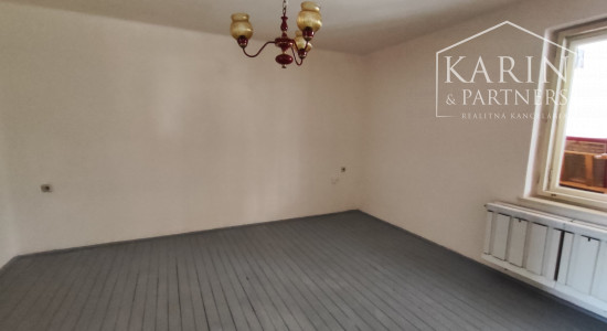 *TOP PONUKA:* Na predaj rodinný dom s garážou, zimnou záhradou, blízke okolie Nových Zámkov - Rezervované