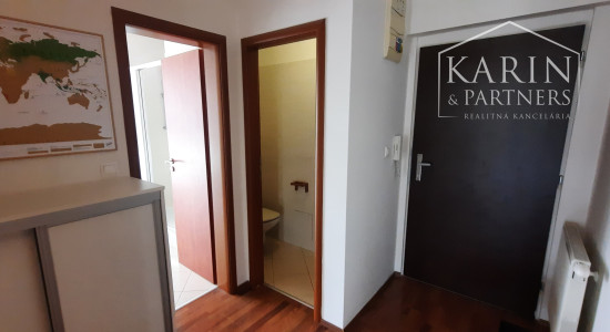 PRENAJATY: 2 I. BYT 70 M2, BRATISLAVA - RUŽINOV - NIVY, ZÁHRADNICKÁ ULICA (PARKOVANIE VO DVORE V CENE).