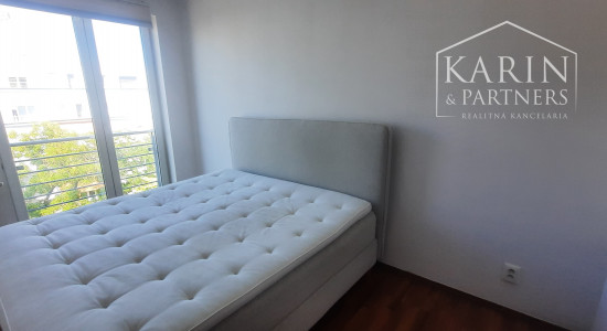 PRENAJATY: 2 I. BYT 70 M2, BRATISLAVA - RUŽINOV - NIVY, ZÁHRADNICKÁ ULICA (PARKOVANIE VO DVORE V CENE).