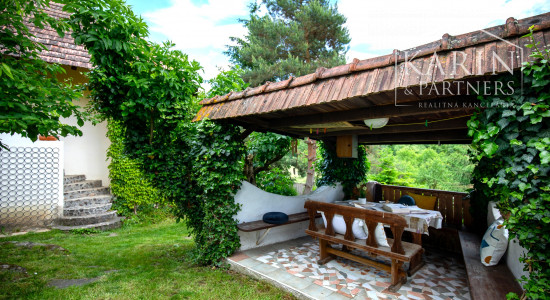 Pokojná chalupa s dušou v Štiavnických vrchoch – Jabloňovce.