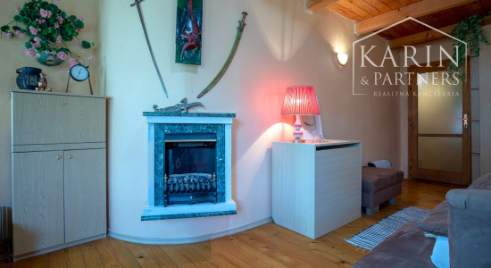 Pokojná chalupa s dušou v Štiavnických vrchoch – Jabloňovce.