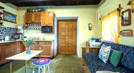 Pokojná chalupa s dušou v Štiavnických vrchoch – Jabloňovce.