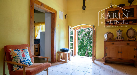 Pokojná chalupa s dušou v Štiavnických vrchoch – Jabloňovce.