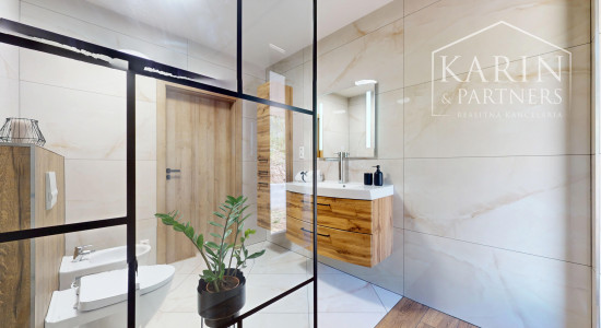 Luxusná novostavba s nadštandardným vyhotovením ihneď k nasťahovaniu v blízkosti Banskej Štiavnice