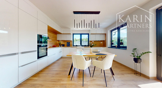 Luxusná novostavba s nadštandardným vyhotovením ihneď k nasťahovaniu v blízkosti Banskej Štiavnice