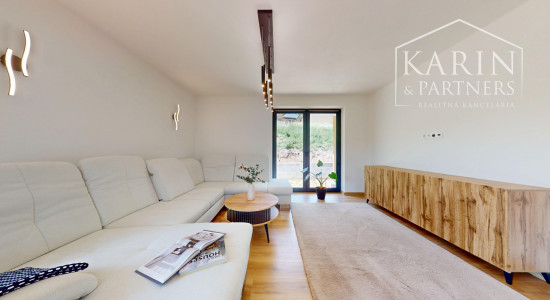 Luxusná novostavba s nadštandardným vyhotovením ihneď k nasťahovaniu v blízkosti Banskej Štiavnice