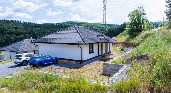 Luxusná novostavba s nadštandardným vyhotovením ihneď k nasťahovaniu v blízkosti Banskej Štiavnice