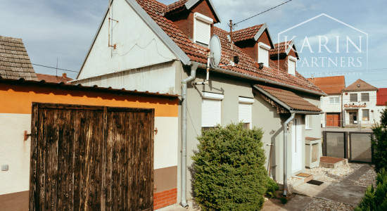 REZERVOVANÉ: 4i rodinný dom s podkrovnými izbami v obci Kúty