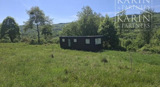 Slnečný rekreačný pozemok 5140 m2 s mobilným domom obklopený krásnou prírodou Horný Tisovník