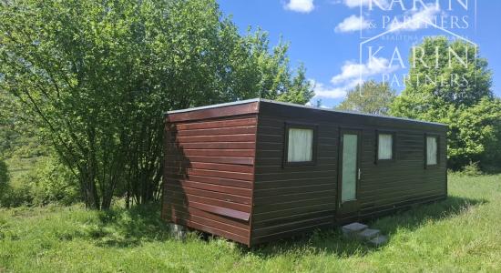 Slnečný rekreačný pozemok 5140 m2 s mobilným domom obklopený krásnou prírodou Horný Tisovník