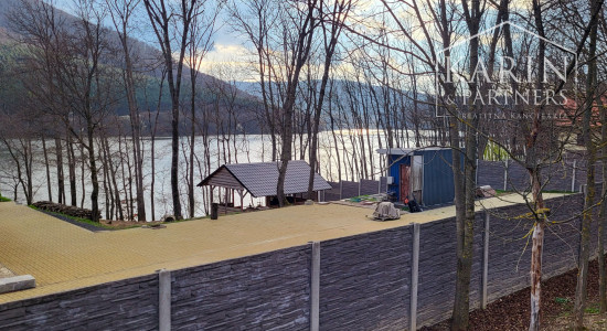 Pozemok pri vode pod Malými Karpatmi, Horné Orešany.