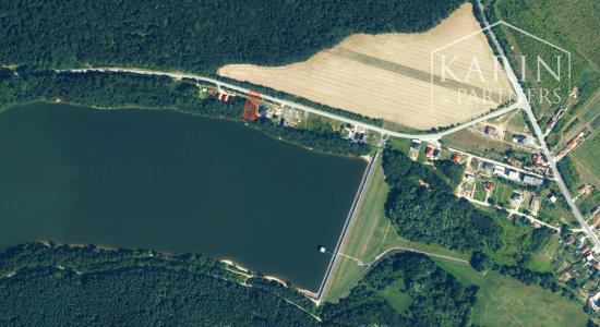 Pozemok pri vode pod Malými Karpatmi, Horné Orešany.