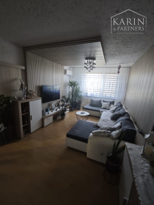 Výhodná ponuka: Na predaj – Priestranný 4-izbový byt po rekonštrukcii so špajzou a balkónom na sídlisku JUH – Nové Zámky