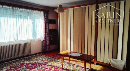 Na predaj priestranný rodinný dom s veľkým pozemkom a možnosťou ďalšej výstavby – ideálne miesto na bývanie aj investíciu