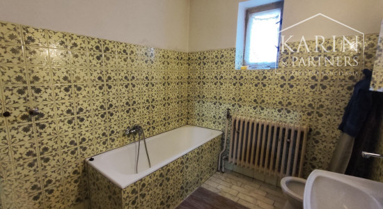 Na predaj priestranný rodinný dom s veľkým pozemkom a možnosťou ďalšej výstavby – ideálne miesto na bývanie aj investíciu