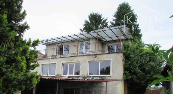 Priestranný 7 izb. rodinný dom - 6 km od Nových Zámkov