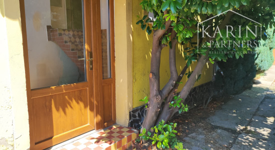 Priestranný 7 izb. rodinný dom - 6 km od Nových Zámkov