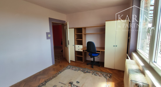 Priestranný 7 izb. rodinný dom - 6 km od Nových Zámkov