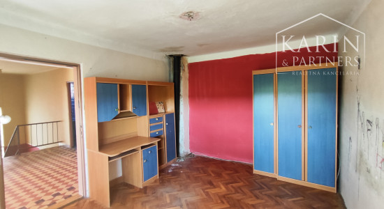 Priestranný 7 izb. rodinný dom - 6 km od Nových Zámkov