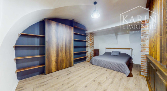 Exkluzívny nový apartmán v centre Banskej Štiavnice:  Spojenie moderného komfortu a historického šarmu