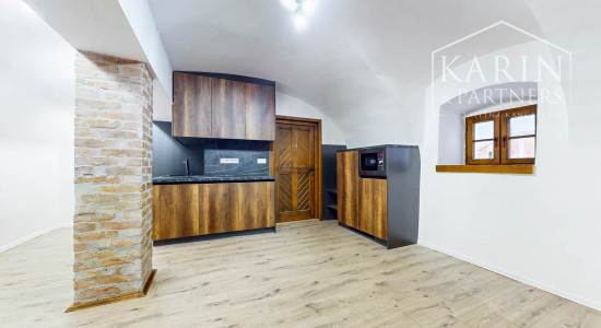 Exkluzívny nový apartmán v centre Banskej Štiavnice:  Spojenie moderného komfortu a historického šarmu