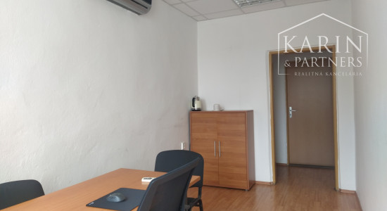LEN: 170.-€/ mesiac! Prenájom klimatizovaná kancelária 13,40 m2, Hattalova ul. BA III. Nové Mesto.