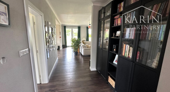 Na predaj exkluzívny rodinný dom - luxusná novostavba s veľkým pozemkom v blízkom okolí Nových Zámkov - Rezervované